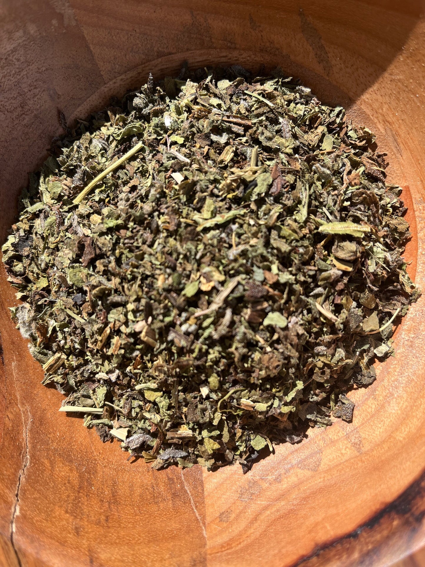 Comfrey Leaf (Symphytum officinale L.)